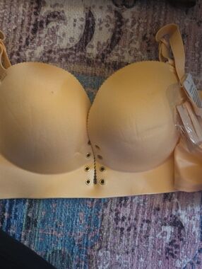 Strapless Convertible Push-Up Bra in Peachy Nude